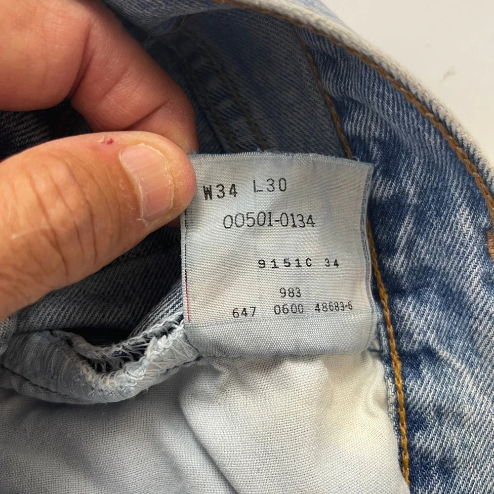 Levis 501 Jeans Mens 34x30 Blue Medium Wash Original Straight Button Fly Denim